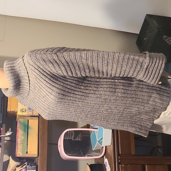 Soft Surroundings Over-sized Grey Knitted Sweater - Picture 4 of 7
